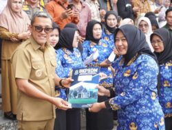 Pemkab Jeneponto Serahkan 6.139 SK PPPK Paruh Waktu, Bupati Tekankan Disiplin dan Integritas Aparatur