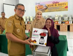 Bupati Jeneponto Serahkan Bantuan untuk Warga Miskin Ekstrem, Wujudkan Program “Jeneponto Bahagia”