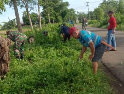 Babinsa Koramil Polsel Dorong Gotong Royong Warga, Lingkungan Desa Cakura Jadi Lebih Bersih