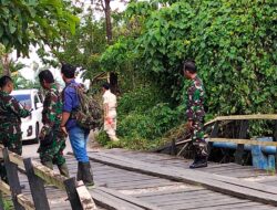 Staf Ter Kodim 1426 Takalar dan Babinsa Tinjau Rencana Pembangunan Jembatan Penghubung Warga di Bajeng