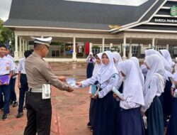 Sat Lantas Polres Takalar Tanamkan Kesadaran Tertib Lalu Lintas Sejak Dini kepada Pelajar SMP