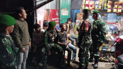Jaga Wilayah Tetap Aman, Koramil Polut Turun Patroli Bersama Warga