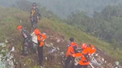 Jenazah Korban Pesawat ATR Langsung Dievakuasi ke RS Bhayangkara Makassar