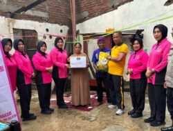 Angin Kencang Terjang Parangmata, Bhayangkari dan Polsek Galesong Selatan Gerak Cepat Bantu Warga