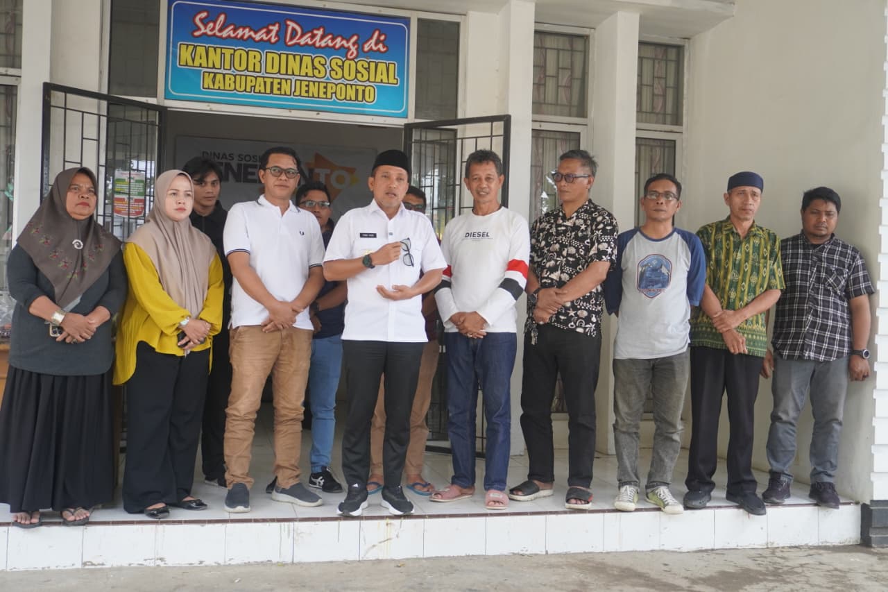 Usai Aksi Damai, Bupati Jeneponto Turun Langsung ke Dinsos, Fokus Benahi Data PBI JKN 1 IMG 20260206 WA0148 l Update Sulsel