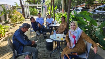 Kompak di Warkop Mari, Kades se-Jeneponto Bahas Pelantikan ABDesi Merah Putih di Jakarta