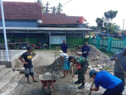 Babinsa Polut Pimpin Kerja Bakti, Masjid Syuhada Tammuloe Dipercantik Sambut Ramadhan