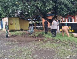 Antisipasi Banjir, Koramil Mapsu Bersama Warga Gelar Kerja Bakti Bersihkan Lingkungan