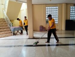 Polres Takalar Kurvei di Masjid Agung, Gaungkan Gerakan Bersih dan Gotong Royong
