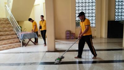 Polres Takalar Kurvei di Masjid Agung, Gaungkan Gerakan Bersih dan Gotong Royong