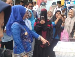 Kadis Ketapang Gowa dan Ibu Bupati Gelar Pasar Murah di Tompobulu