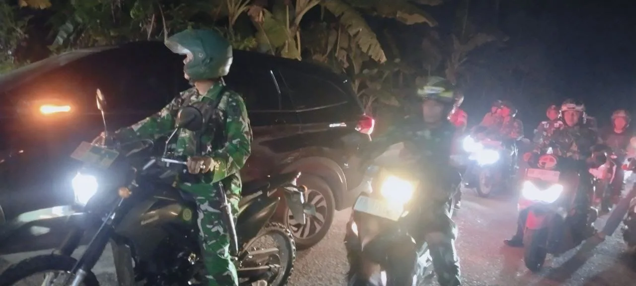 Patroli Gabungan Koramil Pattallassang Bersama FKPPI dan Linmas, Perkuat Keamanan Wilayah Takalar 1 Patroli Gabungan Koramil Pattallassang Bersama FKPPI dan Linmas, Perkuat Keamanan Wilayah Takalar