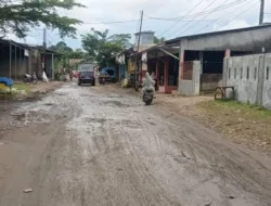 Jalan Poros Sileo Rusak Parah, Warga Paraikatte Gowa Desak Pemerintah Segera Bertindak