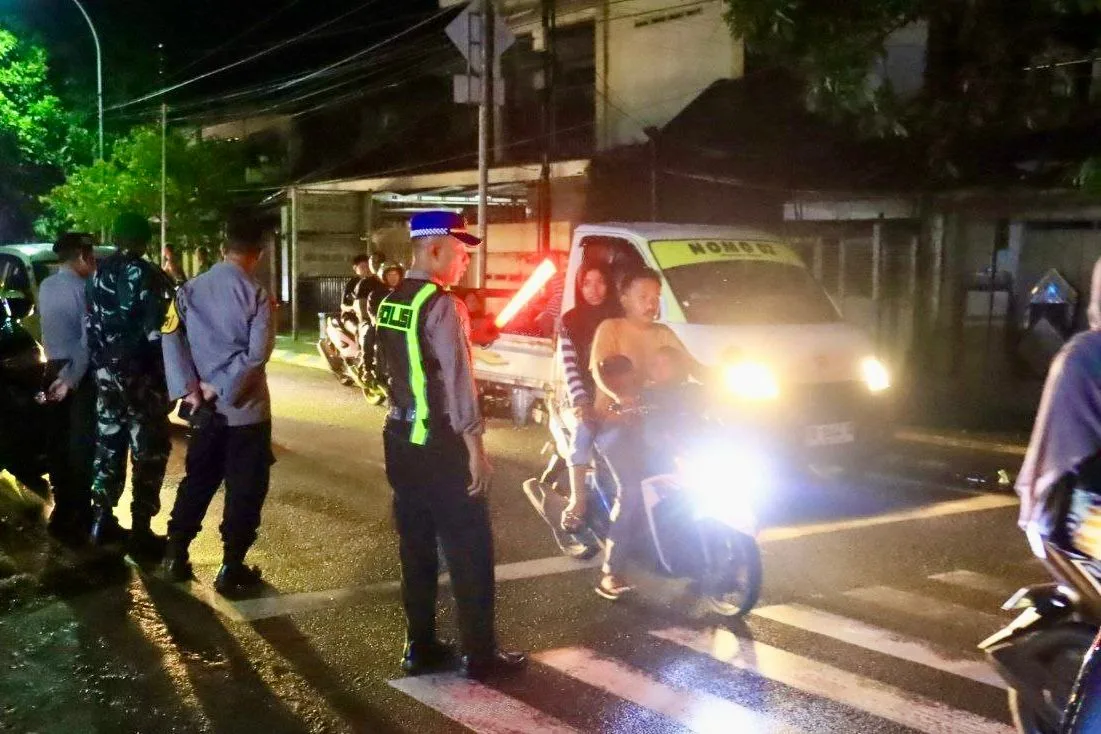 Sinergi TNI-Polri dan Warga, Malam Takbiran di Takalar Berlangsung Aman dan Tertib 1 Sinergi TNI-Polri dan Warga, Malam Takbiran di Takalar Berlangsung Aman dan Tertib