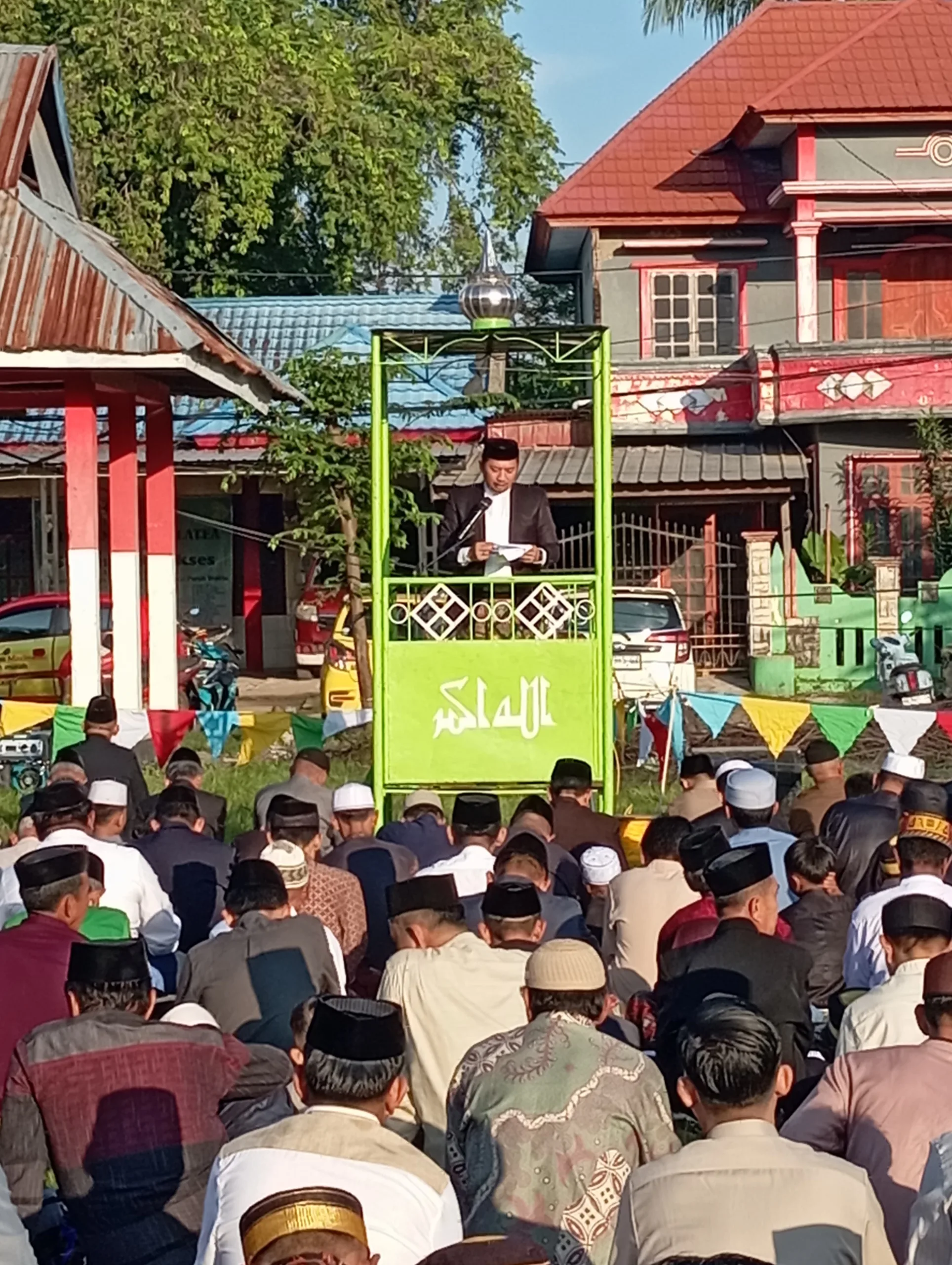 Camat Tamalatea Sampaikan Pesan Bupati Jeneponto di Idul Fitri: Dorong Ekonomi dan Kebersihan Lingkungan 1 Camat Tamalatea Sampaikan Pesan Bupati Jeneponto di Idul Fitri: Dorong Ekonomi dan Kebersihan Lingkungan