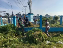 Koramil Galesong dan Warga Kompak Bersihkan Lapangan Larigau, Wujudkan Lingkungan Bersih dan Sehat