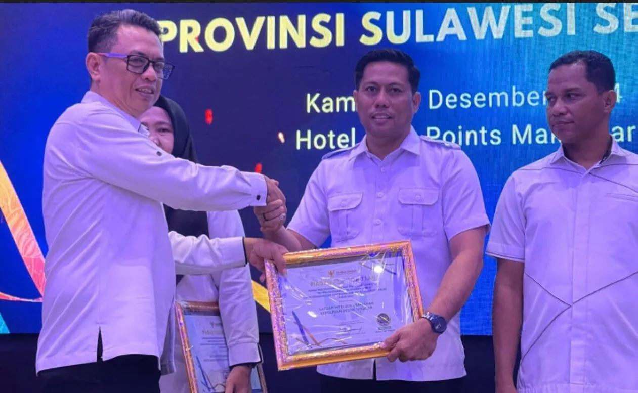 Gerbong Mutasi Polda Sulsel Bergulir, AKP Asrullah Jabat Kasat Narkoba Polres Takalar 1 Gerbong Mutasi Polda Sulsel Bergulir, AKP Asrullah Jabat Kasat Narkoba Polres Takalar