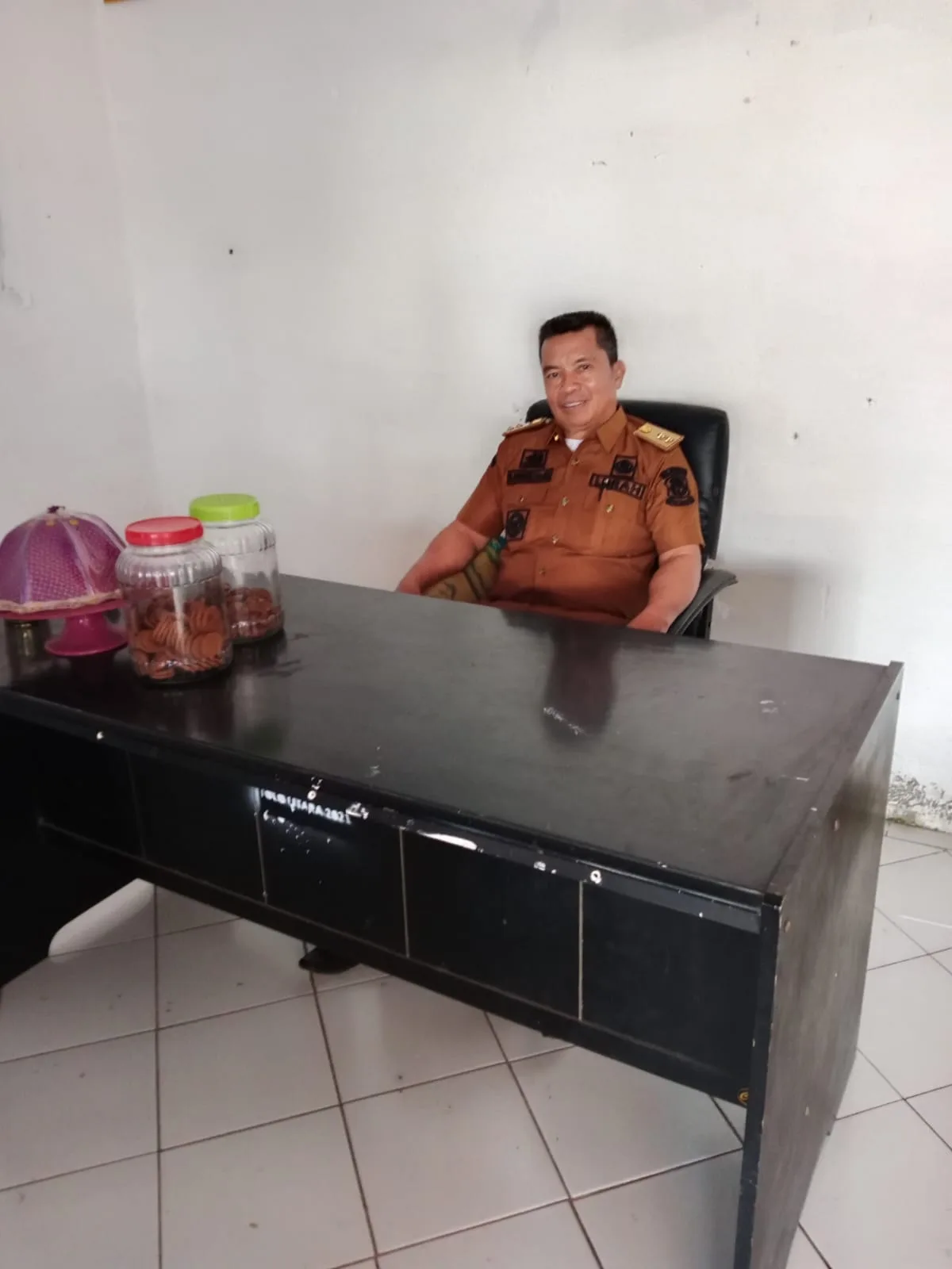 Pemkel Tolo Utara Hadir untuk Warga: Korban Kebakaran Terima Bantuan, Haru dan Bahagia Warnai Lokasi 1 Pemkel Tolo Utara Hadir untuk Warga: Korban Kebakaran Terima Bantuan, Haru dan Bahagia Warnai Lokasi