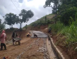Akses Diperbaiki, Santri Lebih Nyaman: Jalan Masuk Pondok Pesantren di Desa Rumbia Dicor Swadaya