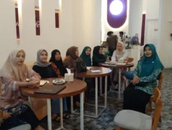 Hangatnya Kebersamaan, Ibu PKK Kecamatan Rumbia Gelar Halal Bihalal di Warkop Arumbi