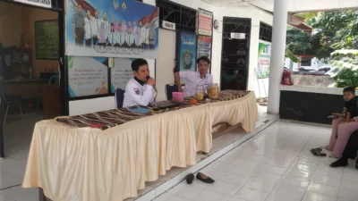 Silaturahmi Lurah Empoang Bersama Kader Posyandu dan TPK, Perkuat Sinergi Demi Kesejahteraan Warga 7 Silaturahmi Lurah Empoang Bersama Kader Posyandu dan TPK, Perkuat Sinergi Demi Kesejahteraan Warga