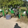 TNI dan Santri Bersatu, Koramil Polut Tanamkan Budaya Bersih Lewat Kerja Bakti