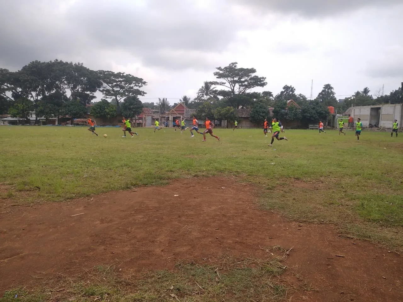Rumbia Taklukkan Bonto Daeng 2-1 di Laga Persahabatan, Matangkan Persiapan Bupati Cup I Jeneponto 1 Rumbia Taklukkan Bonto Daeng 2-1 di Laga Persahabatan, Matangkan Persiapan Bupati Cup I Jeneponto