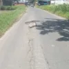 Aspal Baru 5 Bulan Rusak, Proyek Jalan di Takalar Tuai Sorotan Warga