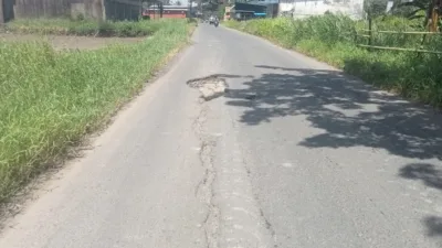 Aspal Baru 5 Bulan Rusak, Proyek Jalan di Takalar Tuai Sorotan Warga