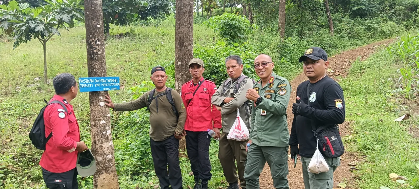 Patroli Hutan dan Aksi Bersih Gunung, KPH Kelara DLHK Sulsel Sasar Jalur Pendakian Bulu Pengka 1 IMG 20260407 WA0093 l Update Sulsel