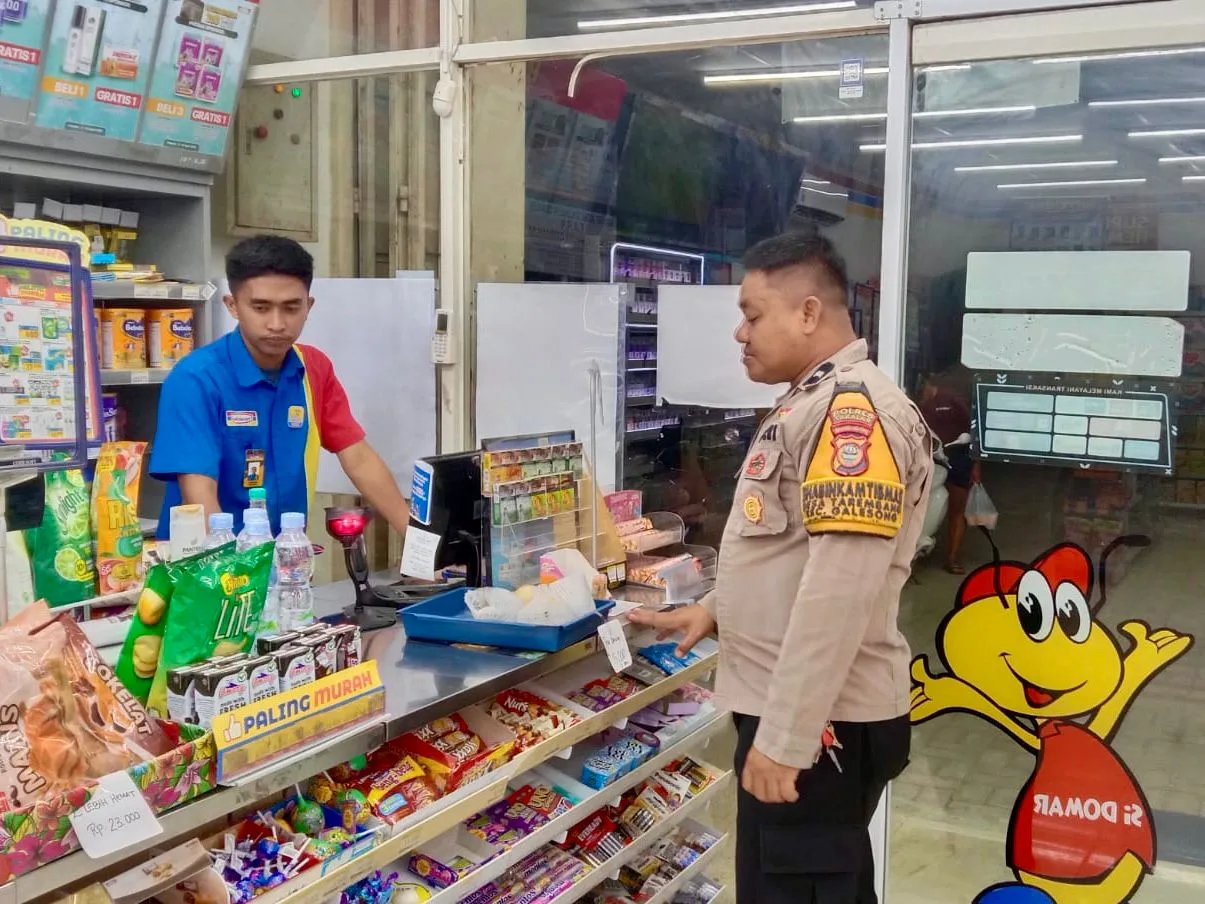 Patroli Malam di Minimarket, Polisi Perkuat Sinergi Kamtibmas di Tarembang 1 IMG 20260409 WA0020 l Update Sulsel