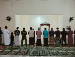 Komsos Koramil Mapsu Dengan Warga Binaan Melalui Kegiatan Shalat Subuh Berjamaah
