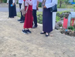 Sambutan Hangat di Pagi Hari, Guru SDN 183 Kampung Parang Bangkitkan Semangat Belajar Siswa