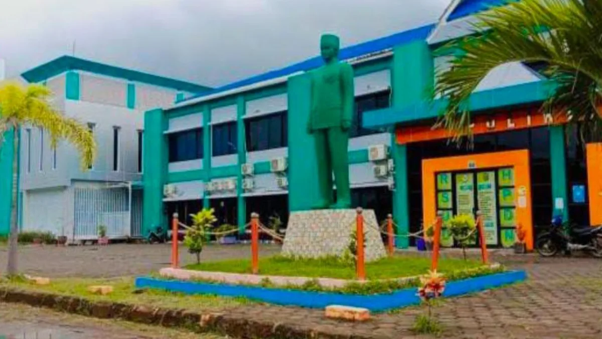 Pelayanan Pengambilan Obat di RSUD Padjonga Dg Ngalle Dikeluhkan, Diduga Dahulukan “Orang Dalam” 2 Kanit Reskrim Polsek Tompobulu 20260416 212151 0000 l Update Sulsel