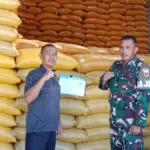 Rutin Pantau Gudang Bulog, Koramil Polut Pastikan Stok Beras Aman di Takalar