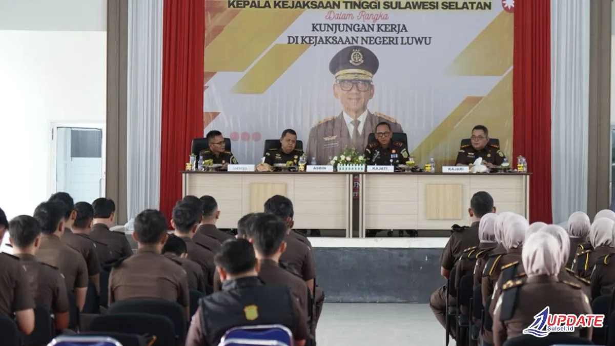 Kunjungi Kejari Luwu, Kajati Sulsel Tekankan Integritas, Profesionalisme dan Kenyamanan Kerja 7 Kunjungi Kejari Luwu, Kajati Sulsel Tekankan Integritas, Profesionalisme dan Kenyamanan Kerja