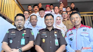 Ketua APDESI Merah Putih Jeneponto Perkuat Silaturahmi dengan Kajari Demi Penguatan Ekonomi Desa.