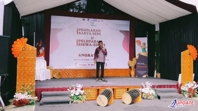 Suasana Haru Selimuti SMA Negeri 6 Takalar, 172 Siswa Akhiri Perjalanan Putih Abu-Abu. 2 84228 l Update Sulsel