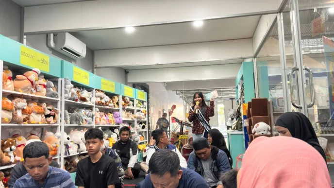 Ketua DPD Zigid Kota Makassar Dewi Puspita Sari Hadiri Kelas Menulis Buku Bersama Bachtiar Adnan Kusuma 2 90021 1 l Update Sulsel