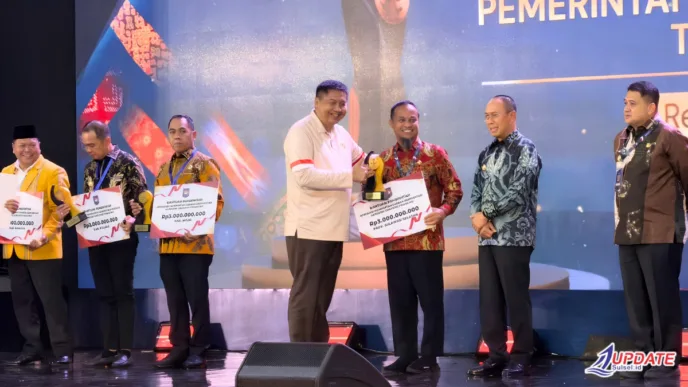 Gubernur Sulsel Terima Penghargaan 20260530 114250 0000 l Update Sulsel