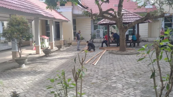 Kabag Umum Jeneponto Hadirkan Pagar Bambu Estetik, Percantik Area Kantor Bupati