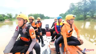 Dua Bocah Hanyut di Sungai Walannae Wajo, Tim SAR Bergerak Cepat