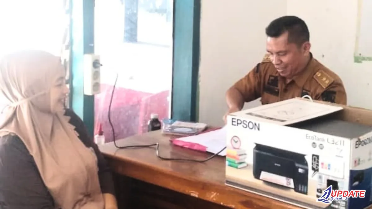 Jelang Idul adha, Lurah Tolo Utara Turun Langsung Layani Warga di Kantor Kelurahan 1 Kelurahan Tolo Utara 20260525 223339 0000 l Update Sulsel