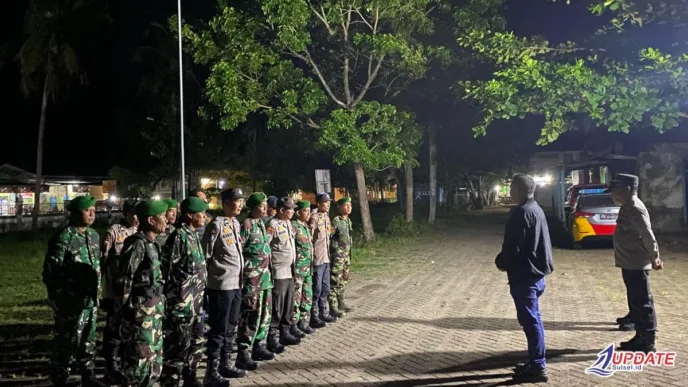 Patroli Gabungan Tiga Pilar Mangarabombang, Camat Pimpin Langsung Ciptakan Situasi Aman dan Kondusif