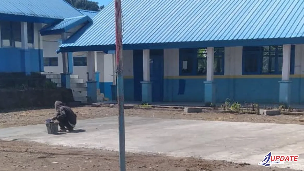 SMPN 4 Rumbia Benahi Lapangan Sepak Takraw, Tingkatkan Semangat Siswa Raih Prestasi