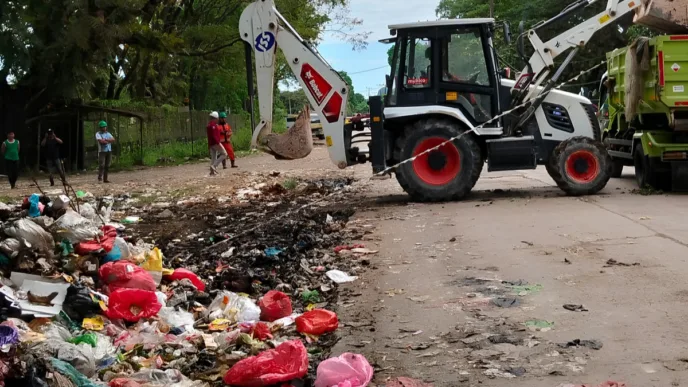 Di Tengah Keterbatasan, DLH Pangkep Tetap Berjuang Menjaga Kebersihan dan Keindahan Daerah 2 117866 l Update Sulsel