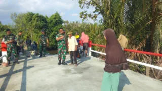 Kunjungan Dandim 1426 Takalar dalam Pengecekan Pembangunan Jembatan Garuda Merah Putih