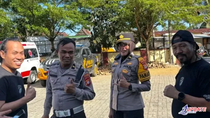 KBO Lantas Polres Jeneponto Kawal Pengosongan Rumah Warga, Arus Lalu Lintas Tetap Lancar dan Kondusif