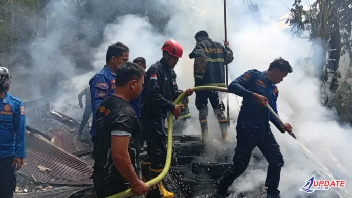Kebakaran Rumah di Tapango Barat Polman Tewaskan Kakek Usia 90 Tahun, Kerugian Ditafsir Ratusan Juta 6 Kebakaran Polewali Mandar 20260602 174857 0000 l Update Sulsel