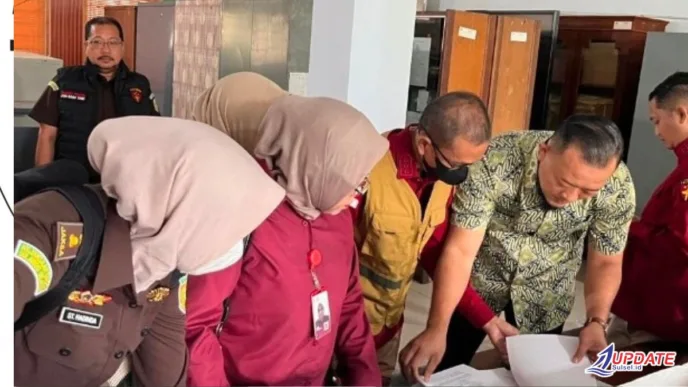 Kejati Sulsel Geledah Kantor Disdik Sulsel, Selidiki Dugaan Korupsi Proyek Perpustakaan Digital Rp Tahun 2022 2 Kejati Sulsel geledah Disdik Sulsel 20260617 141904 0000 l Update Sulsel